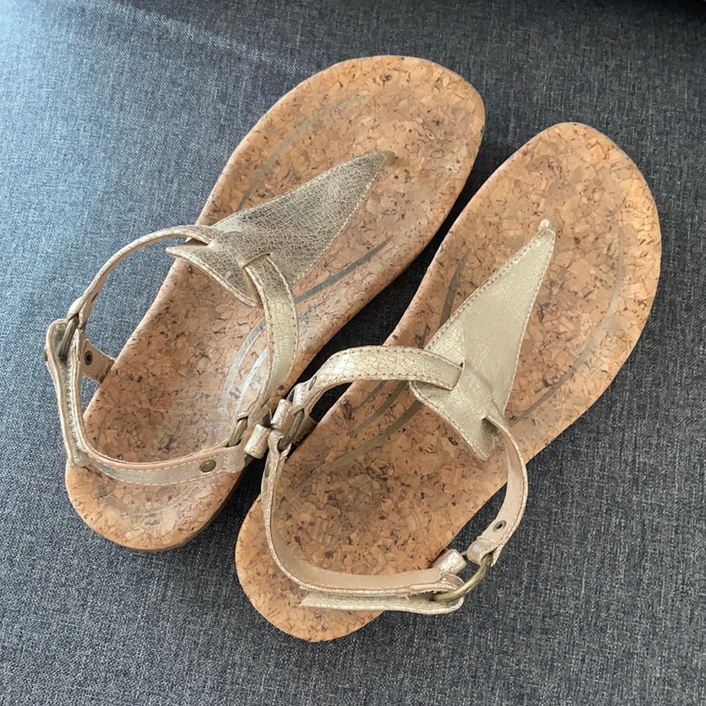 Aetrex Gold Sandals